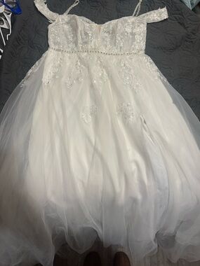 Ivory Lace Bodice Tulle Wedding Dress with Beaded Waist